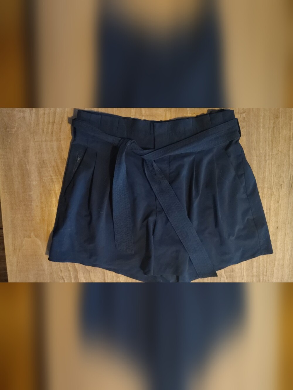 Athleta Black Pleated Tie-Waist Shorts Size 10